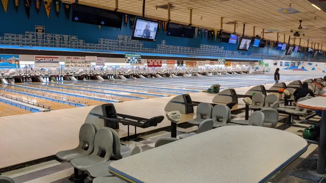 Mira Mesa Lanes, photo 3