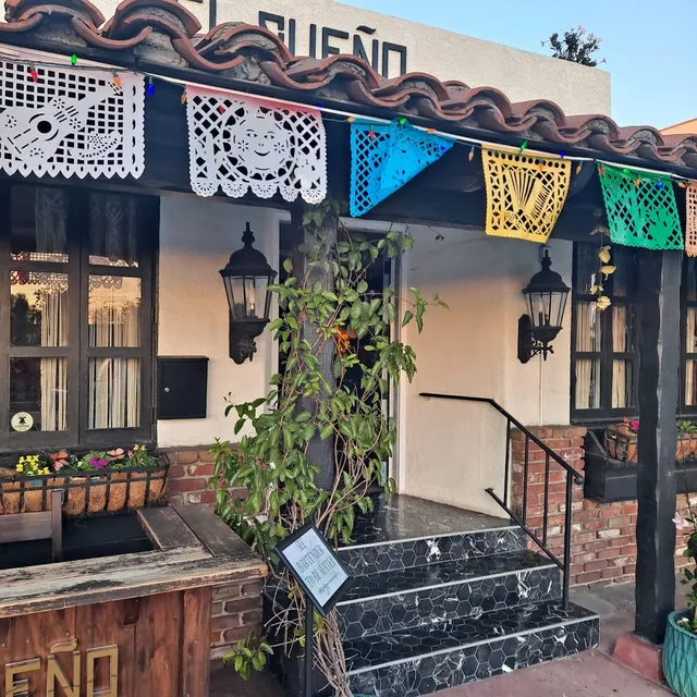 El Sueño, a happy hour spot in San Diego