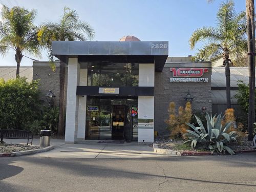 100's seafood grill buffet, a happy hour spot in San Diego