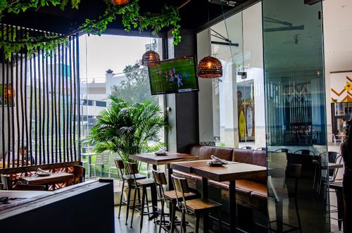 Craft House Fashion Valley, a happy hour spot in San Diego